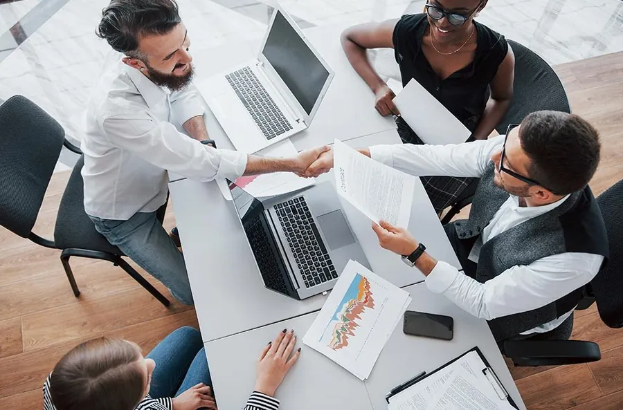 Equipo de asesoría financiera